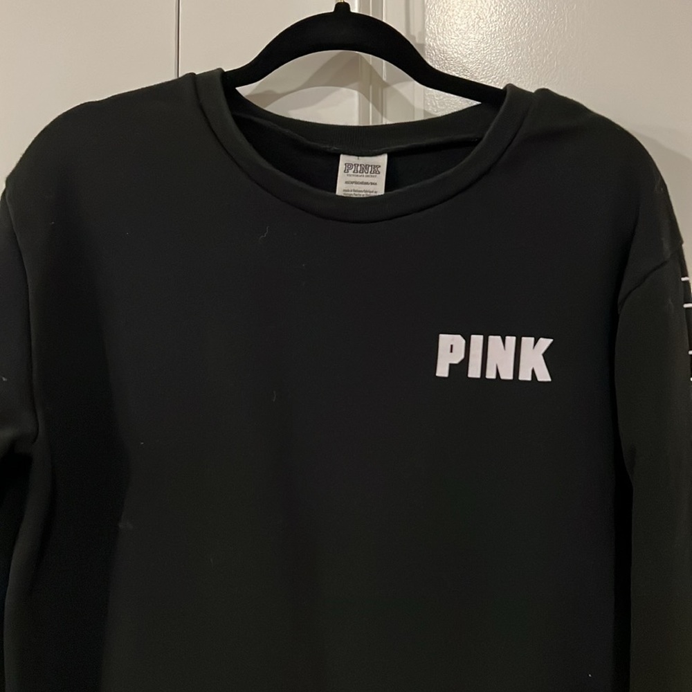 Lightly worn black PINK crewneck size XS - Picture 2 of 12